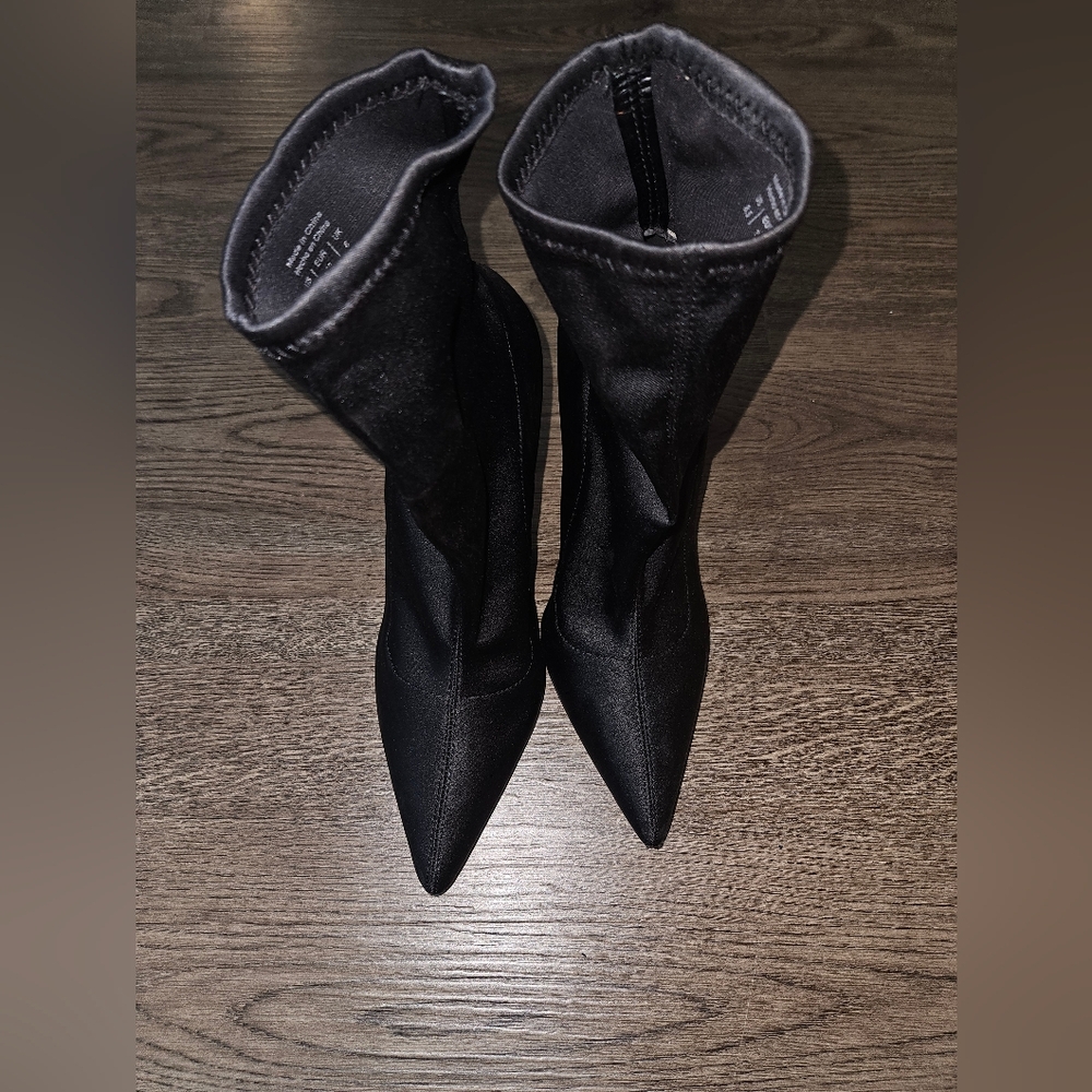 Aldo Satin Pointed Toe Black Stretch Sock Booties- Women's, size 8.5, 4" Heels